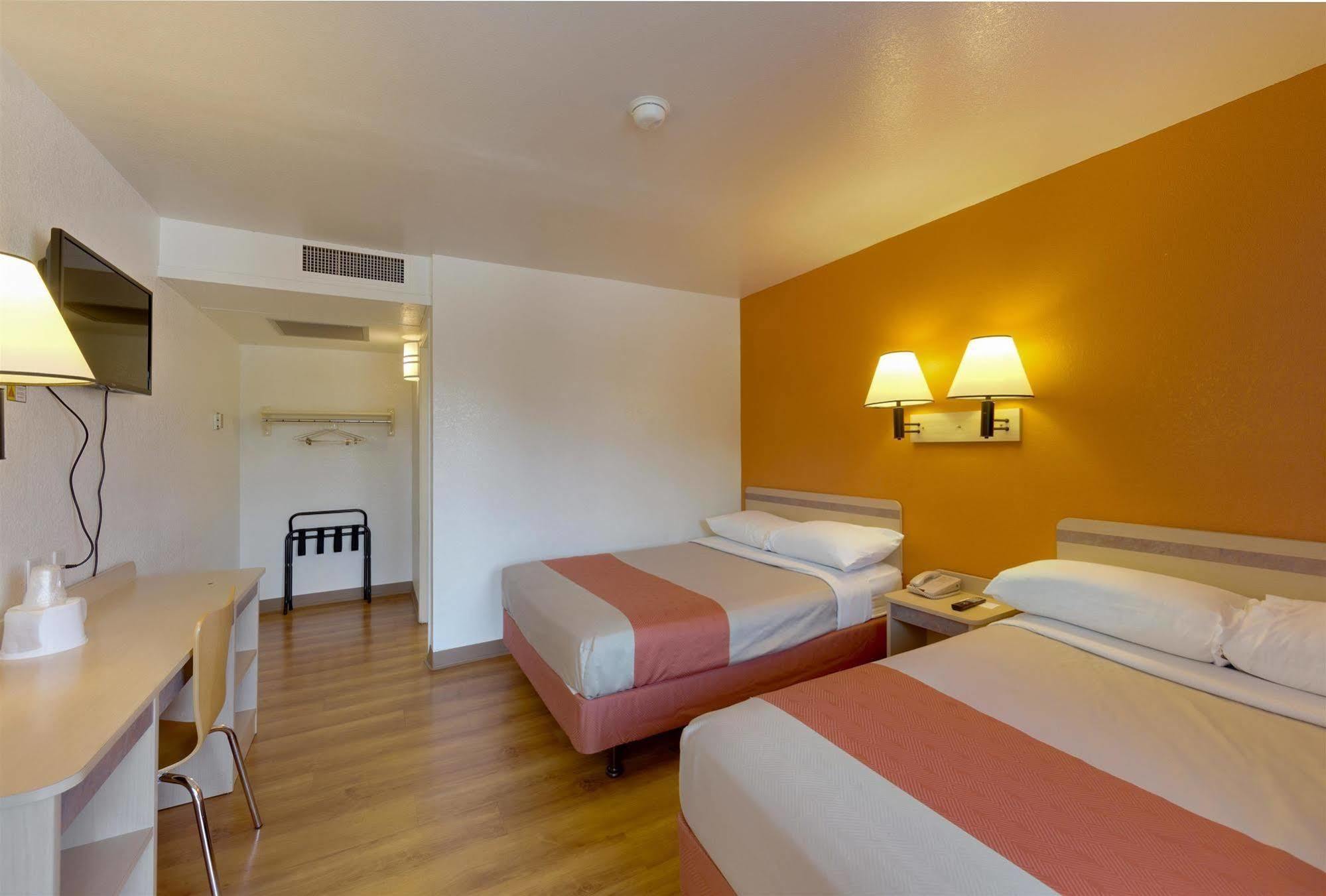 Motel 6 Weed - Mount Shasta Exterior foto