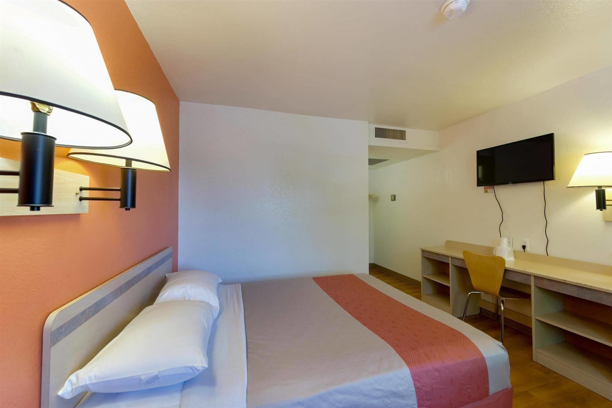 Motel 6 Weed - Mount Shasta Exterior foto