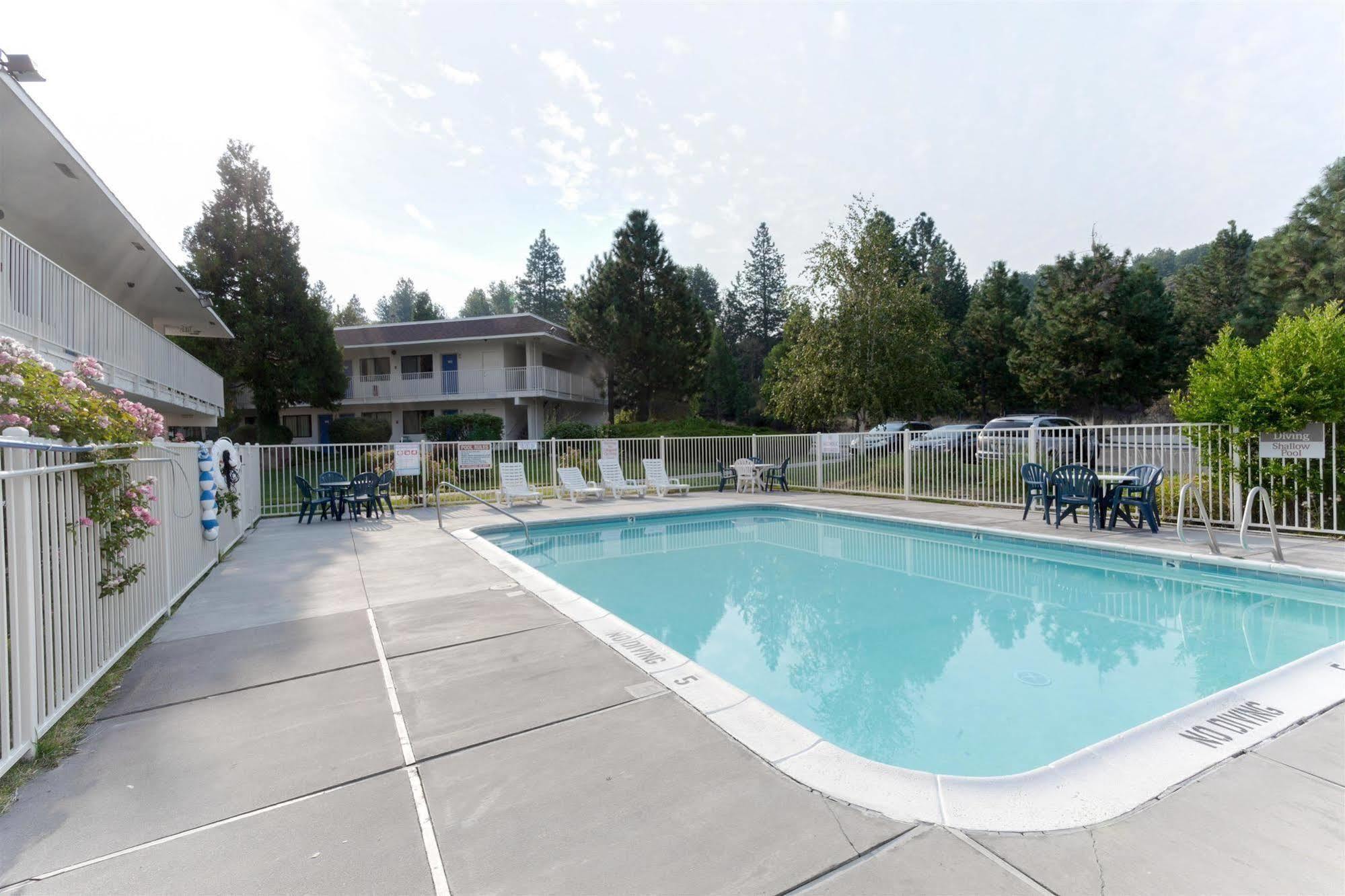 Motel 6 Weed - Mount Shasta Exterior foto